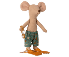 Load image into Gallery viewer, Beach mouse, Big Brother in Cabin de Plage