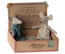 Load image into Gallery viewer, Mum and dad mice in cigarbox