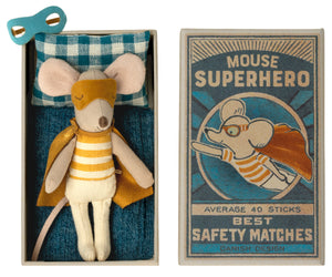Superhero mouse, Little brother in suitcase