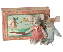 Load image into Gallery viewer, Mum and dad mice in cigarbox
