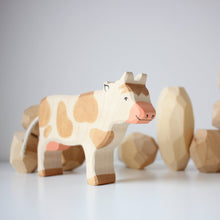Load image into Gallery viewer, Holztiger Cow standing brown