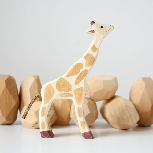 Holztiger giraffe small head up