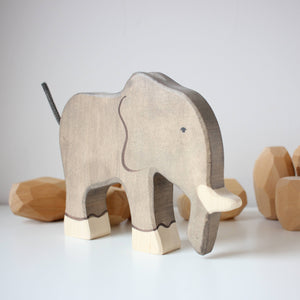 Holztiger elephant trunk down