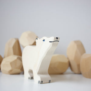 Holztiger polar bear