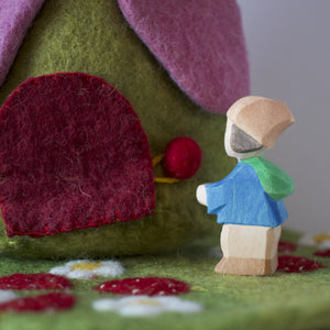 Papoose - House - Strawberry With Mat with decorative figure