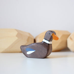 Holztiger Duck Swimming