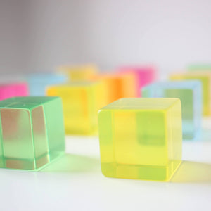 Bauspiel - Lucent Cubes close up
