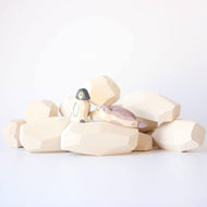Ocamora Stones Ice (13pcs) styled with Ostheimer baby penguin and sealion
