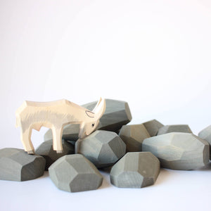 Ocamora Stacking stones Volcanic (13pcs) styled with Ostheimer Goat